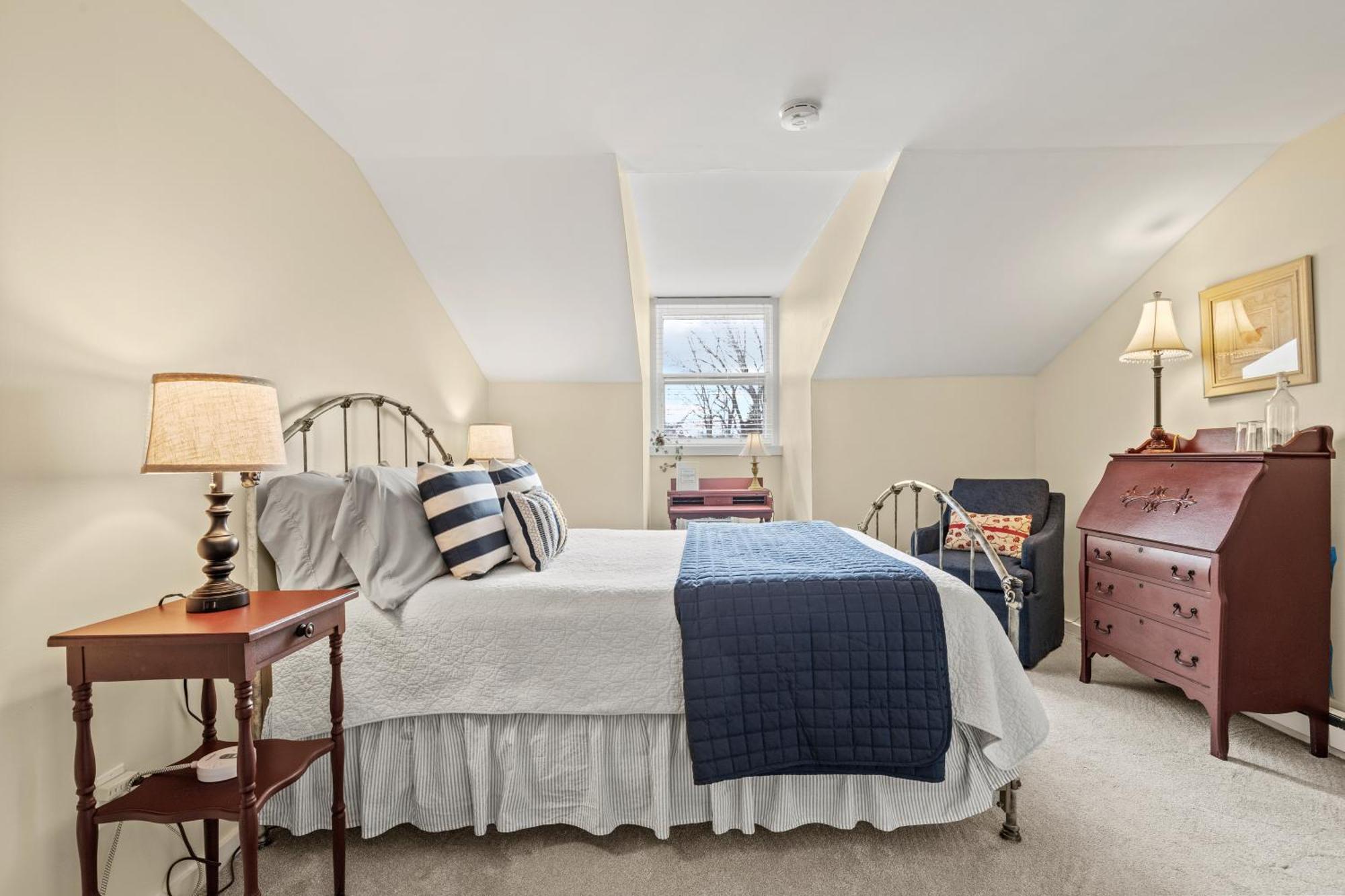 The Captain Stannard Westbrook Room photo