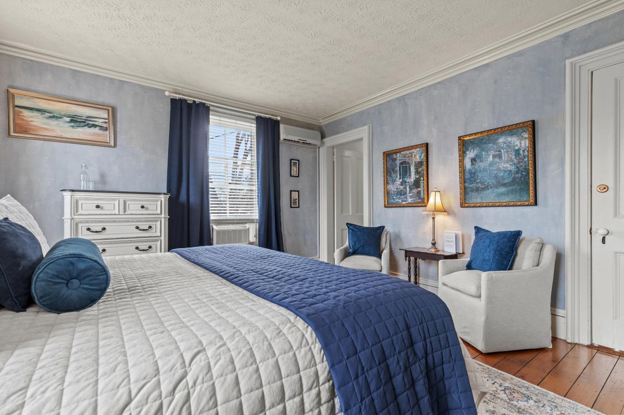 The Captain Stannard Westbrook Room photo